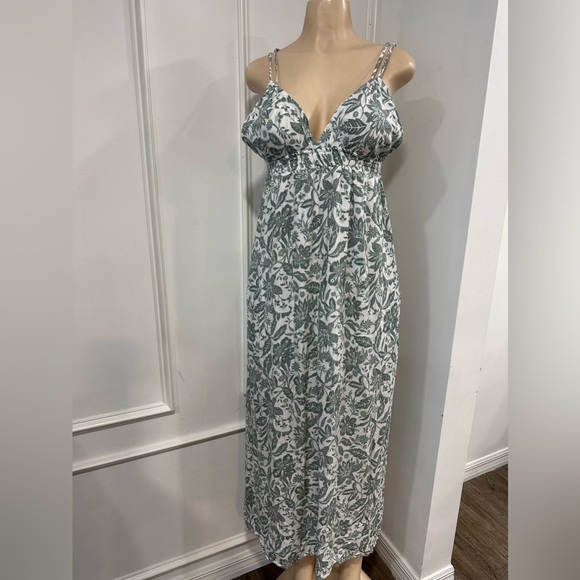 Figsight Women's long green and white floral dress  Size Medium - Picture 2 of 6